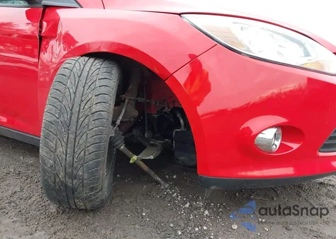 2014 Ford Focus Se z USA, uszkodzony, nr VIN 1FADP3F22EL235504